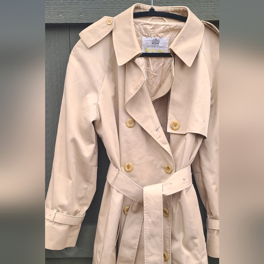 Vintage Aquascutum Trench freshly drycleaned - Picture 6 of 15